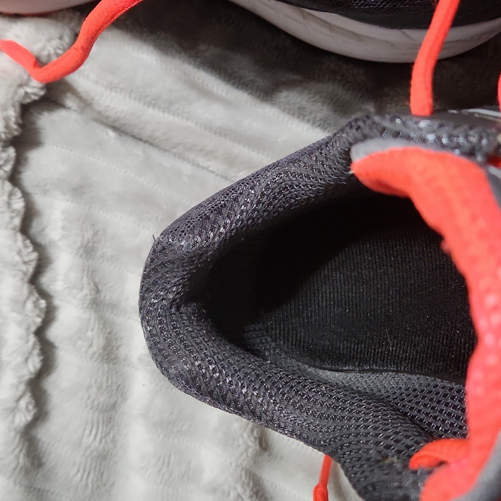 Shoes - Picture 5 of 10